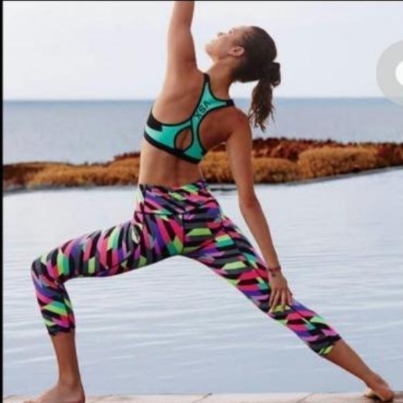 Victoria Secret Neon Capri Geo Print Tights - Picture 3 of 14